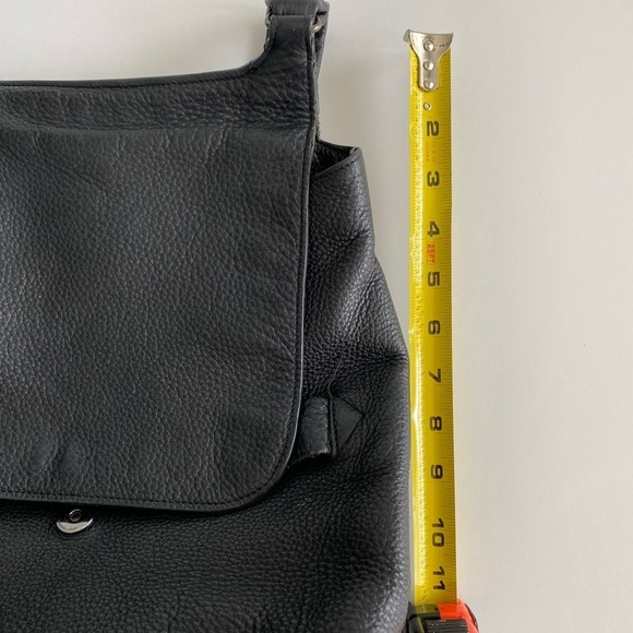 HALSTON HERITAGE Crossbody Black Leather - Picture 8 of 9